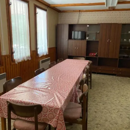 Lodge Condi
